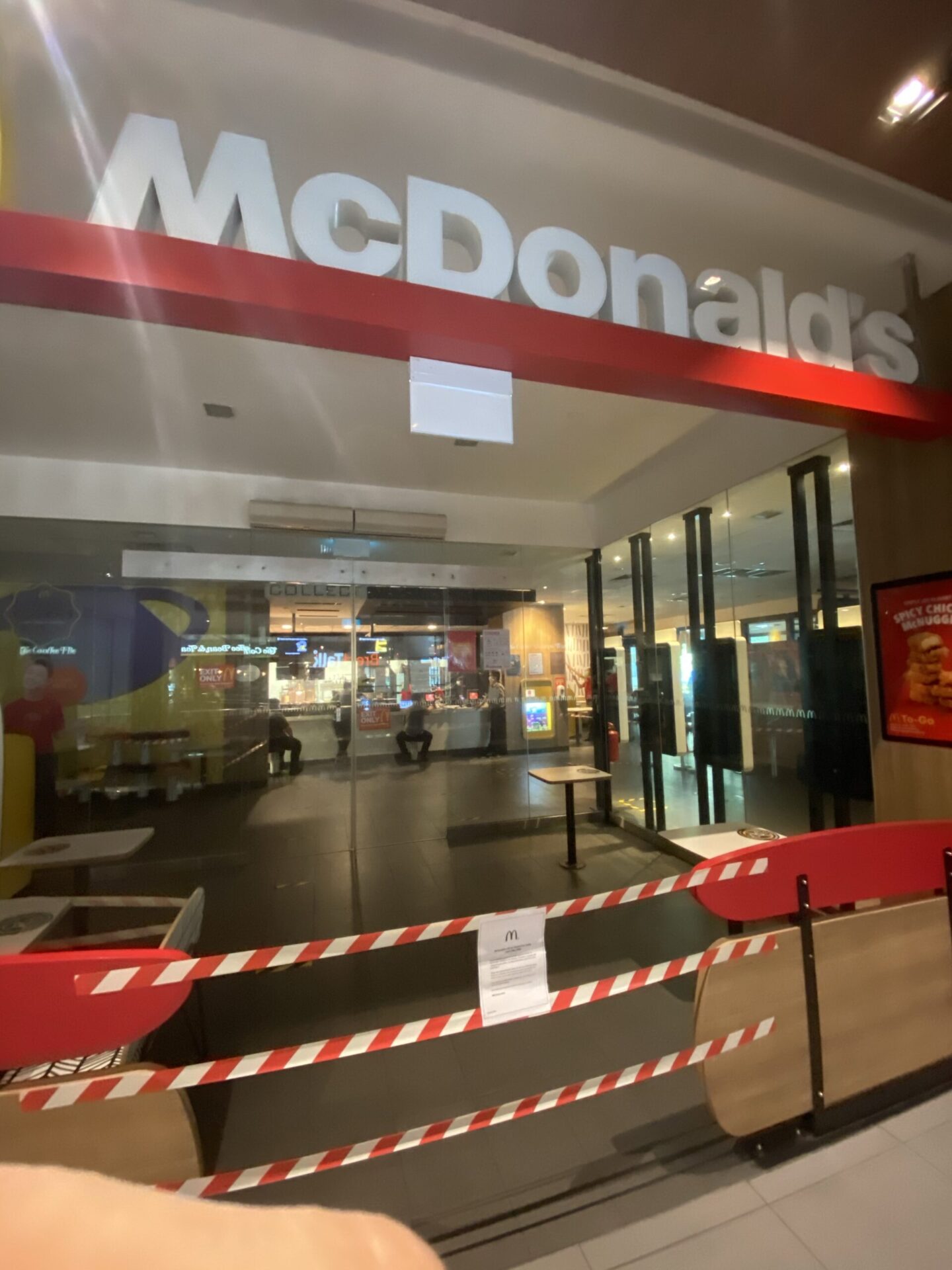 シンガポールのマクドナルド全店舗が一時閉店。デリバリーも不可、5月4日まで。