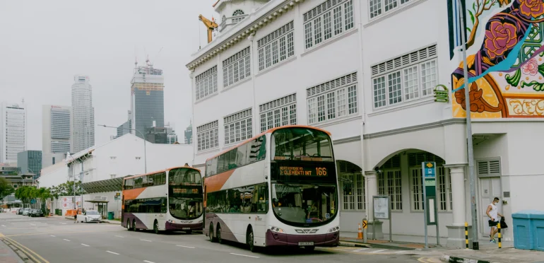 2021年のシンガポール公共交通機関利用者数　回復傾向も依然コロナ前の水準以下