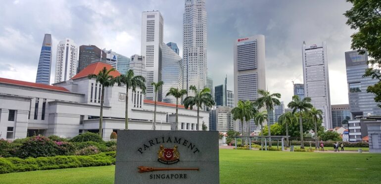 シンガポール人の約半数「社会支援は十分」「納税額アップで福祉拡充」賛成は4人中1人：市場調査会社調査