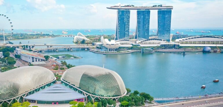 シンガポール公益事業庁、世界最大級の海水脱炭素化プラント建設